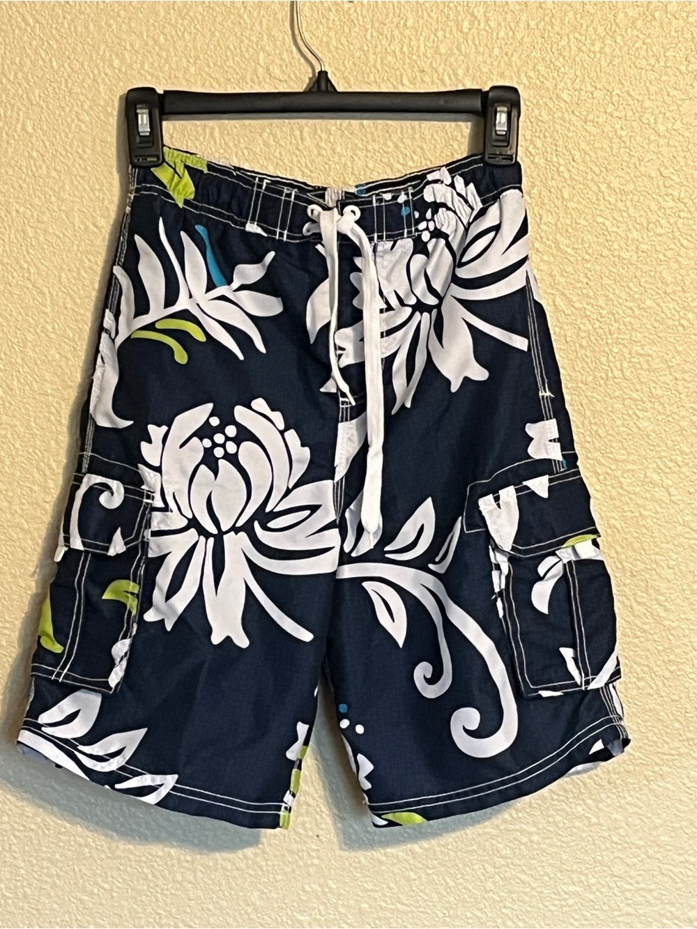 Kanu Surf Boy’s M (10/12) Navy w/ White Floral & Lime Accents Cargo Swim Shorts